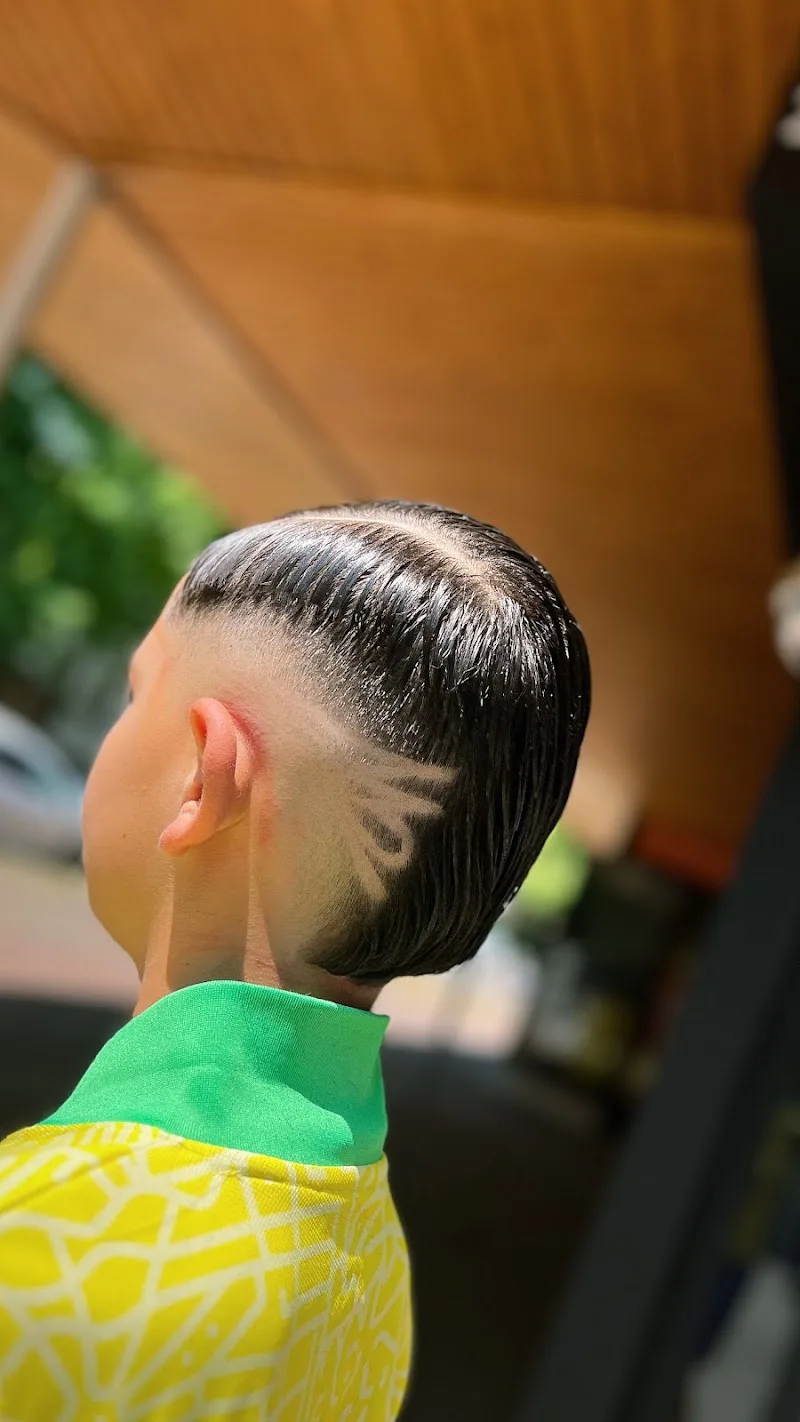 Djams Barber Shop - Barbier Grenoble - OneBooking
