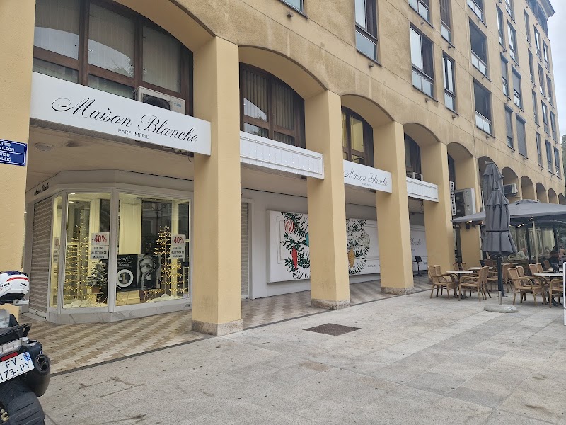 Parfumerie Maison Blanche - AJACCIO DIAMANT - Maquillage Ajaccio - OneBooking