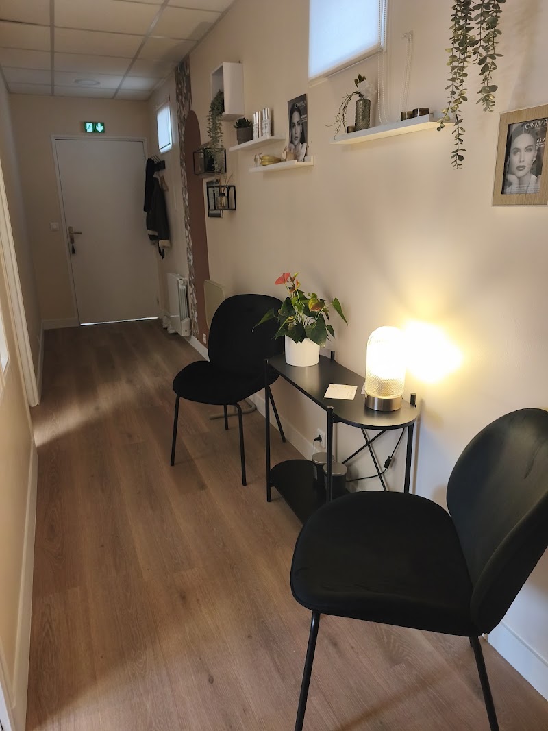 Cml Studio - Spécialiste des lèvres et des sourcils | Effet ultra fin et naturel 🌿 | Maquillage semi-permanent - Sourcils & cils Bayonne - OneBooking