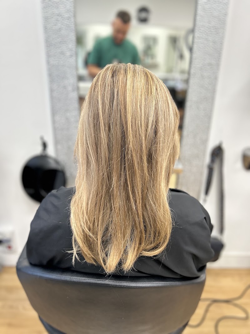 AKS salon de coiffure - Coiffure Nice - OneBooking