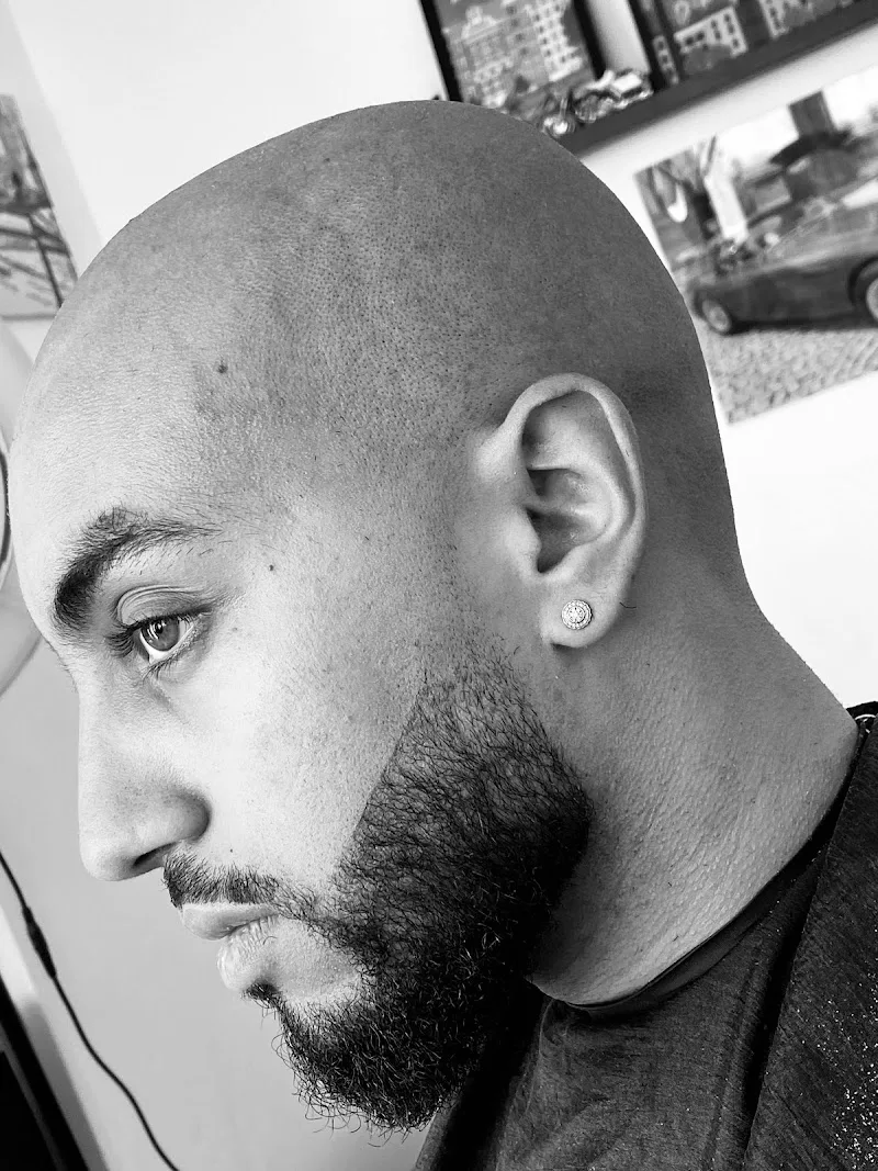Le barbier 33 ( Coiffeur à domicile) - Barbier Bordeaux - OneBooking
