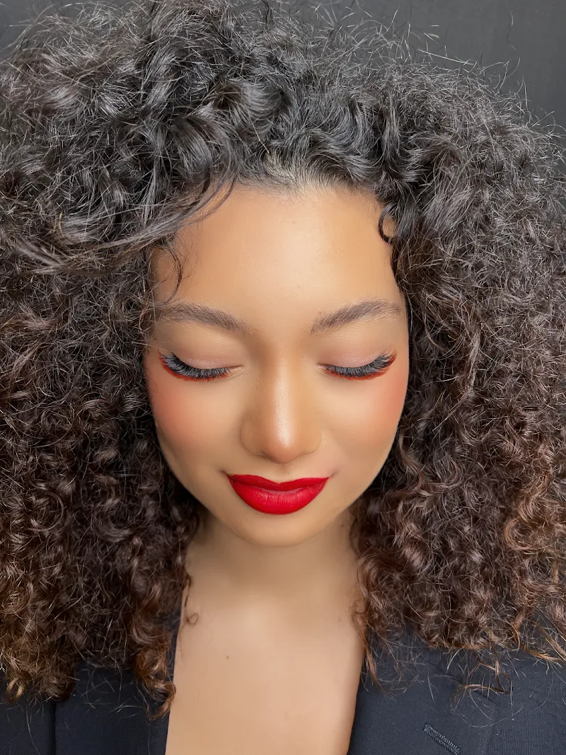 Simphonie Cils - Sourcils & cils Orléans - OneBooking