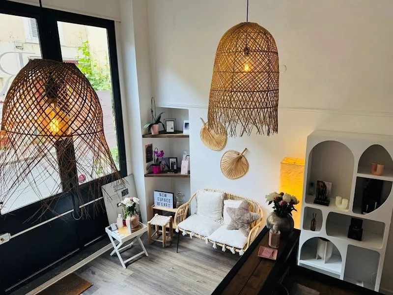 Espace Regard - Sourcils & cils Lyon - OneBooking