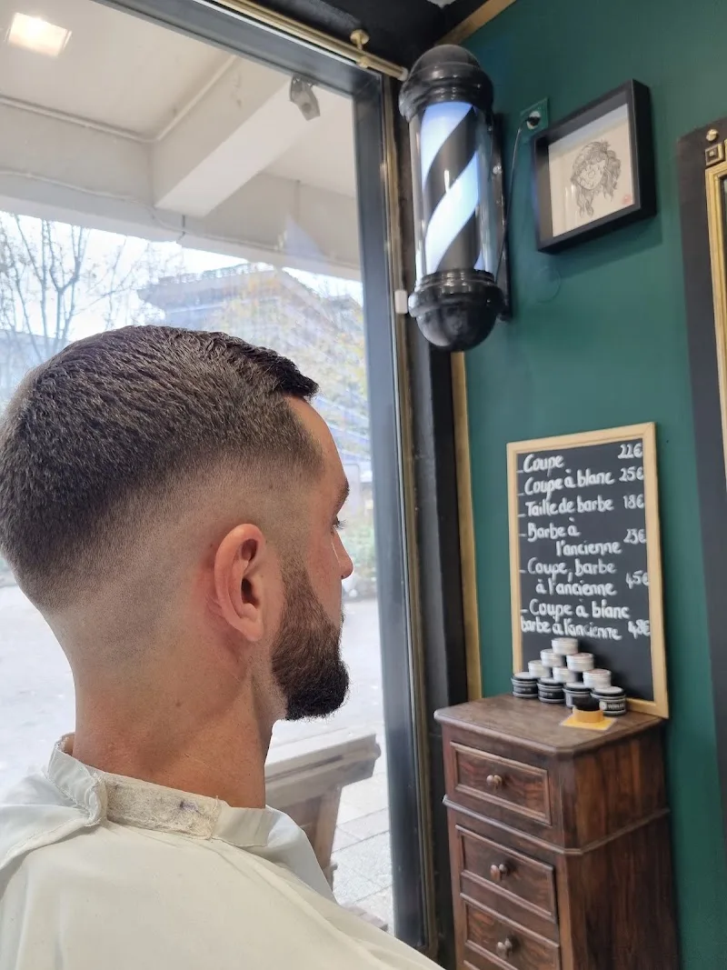 Enjoliveur Le Salon - Barbier Clermont-Ferrand - OneBooking