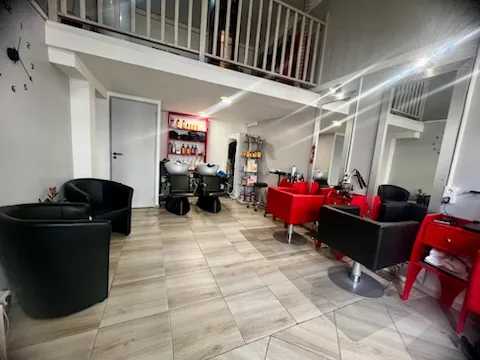 Hairstylist - Coiffure Toulon - OneBooking