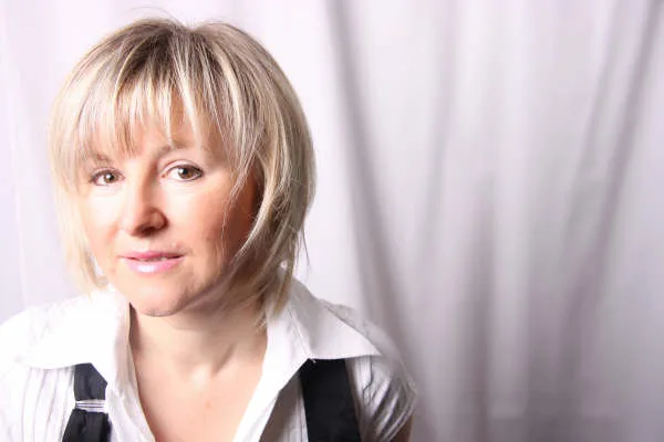 Académie Annick Cayot - Formations en maquillage professionnel, esthétique et coiffure - Maquillage Lille - OneBooking