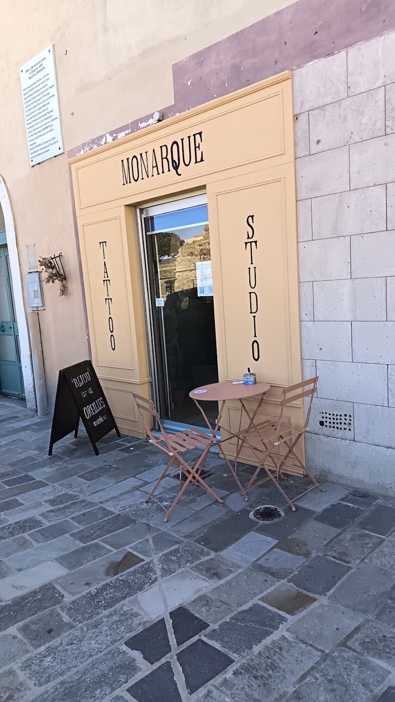 KM Beauty - Sourcils & cils Ajaccio - OneBooking