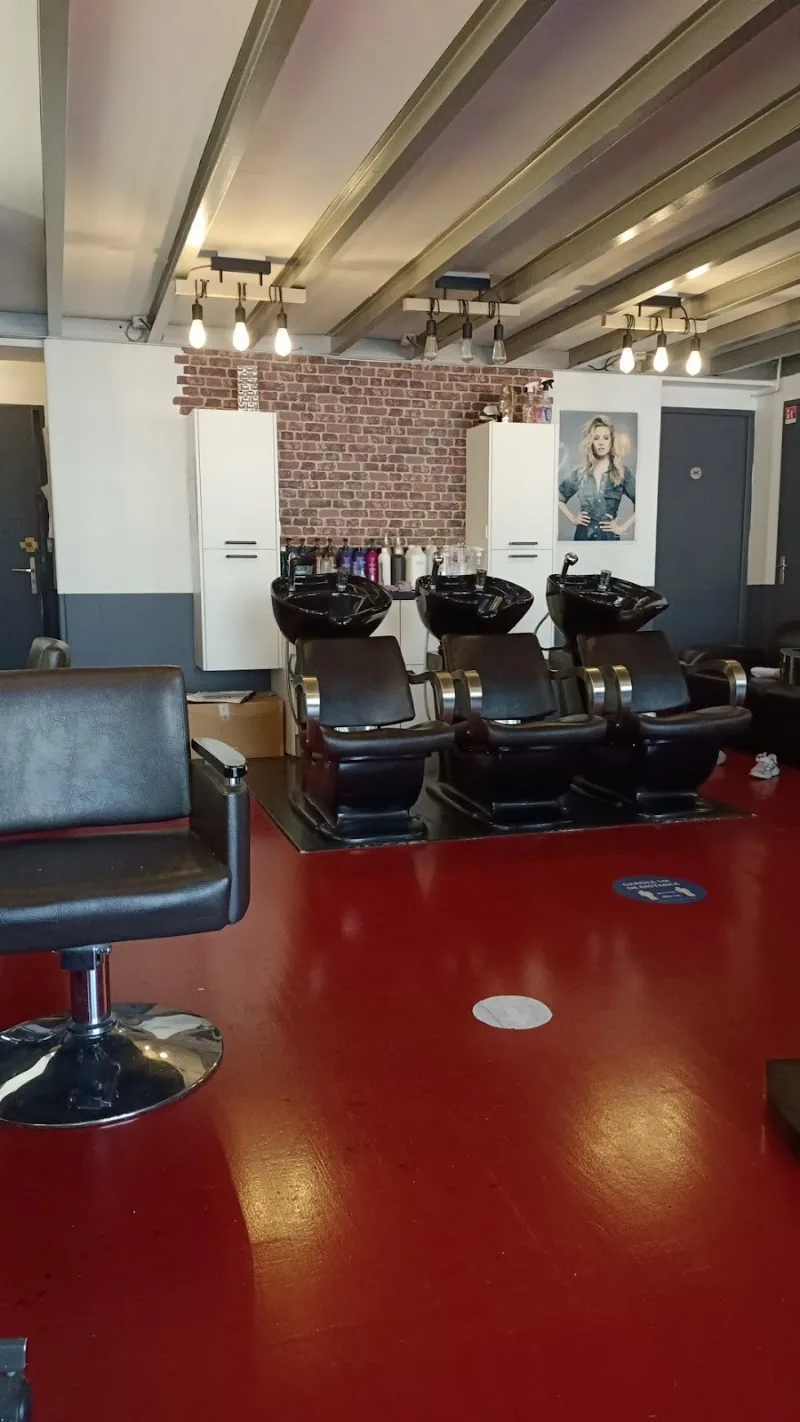 Magic Coiffure - Coiffure Sète - OneBooking