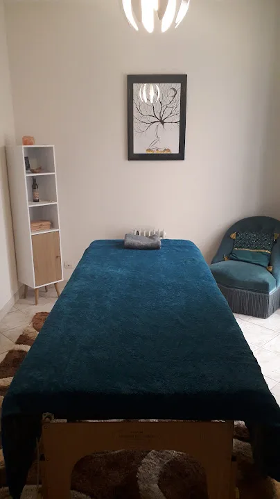 Sandrine BOUCHÉ - Gestalt Massage - Poitiers - Spa Poitiers - OneBooking