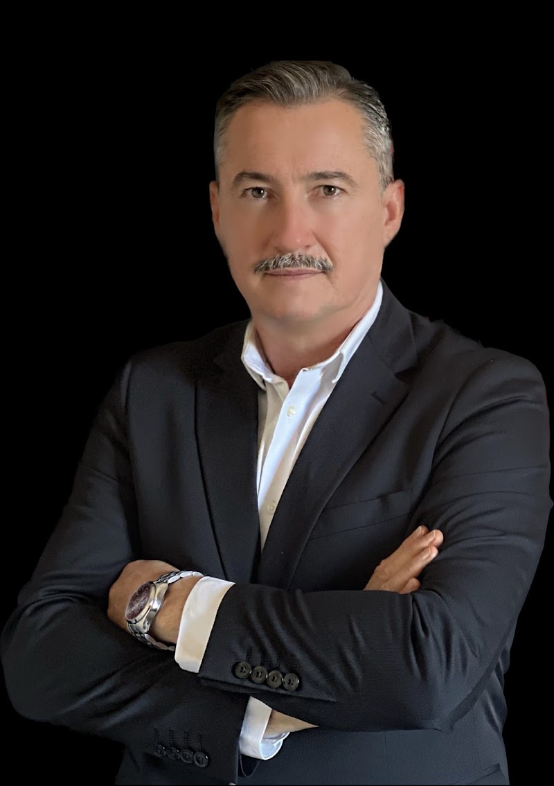 Docteur Sergiu FLUIERARU -Chirurgie Plastique et Esthetique - Soin visage Béziers - OneBooking