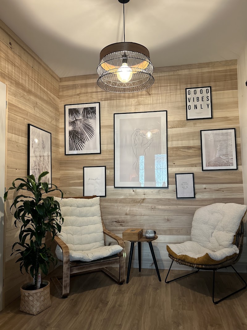 Nymphéa - Drainage lymphatique, Madérotherapie, Massages, Soins visage, Soins Coréens - Saint-Étienne, Loire - Soin visage Saint-Étienne - OneBooking