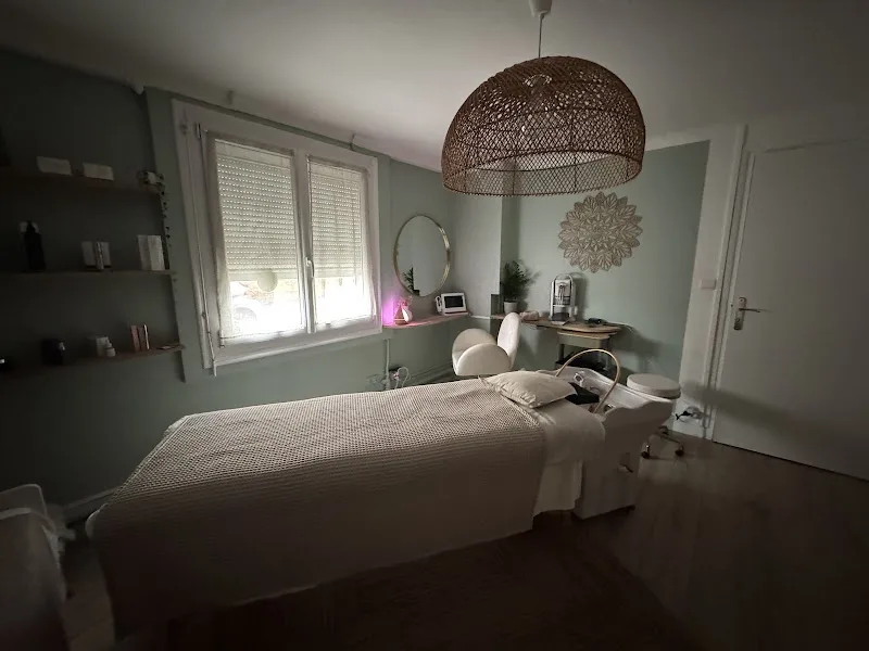 HÔME - Head Spa & Santé Capillaire - Coiffure Saint-Nazaire - OneBooking
