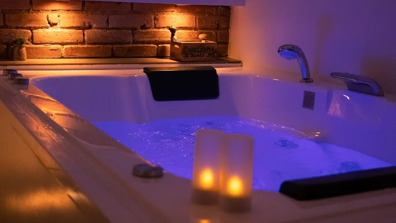 Ô Roméo - Suite privée - Spa Fougères - OneBooking