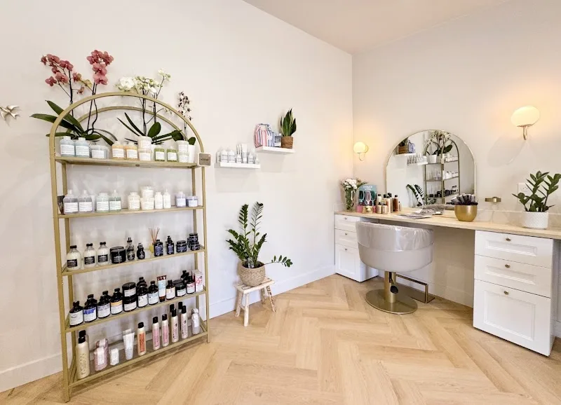 Les Coiffures de Lou - Coiffure Manchester - OneBooking