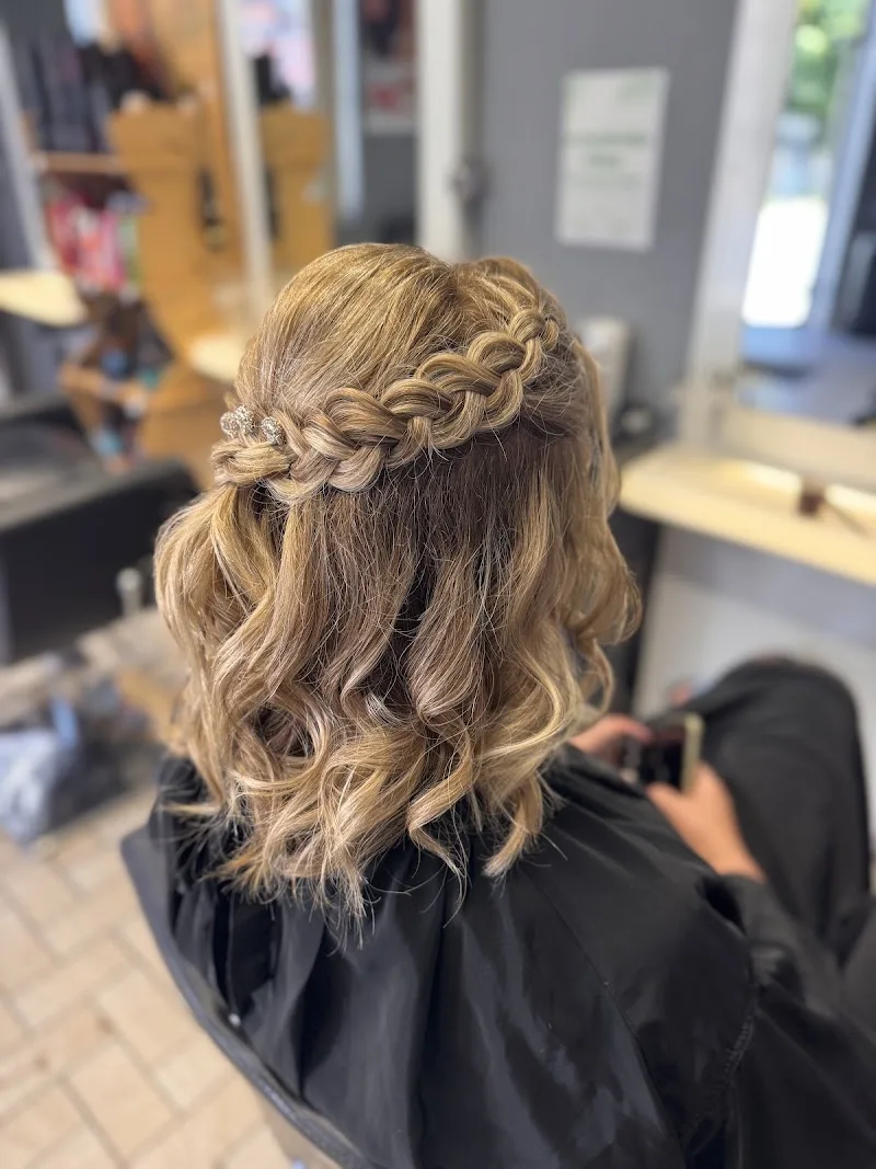 Porphyre Gaetan - Coiffure Saint-Gervais - OneBooking