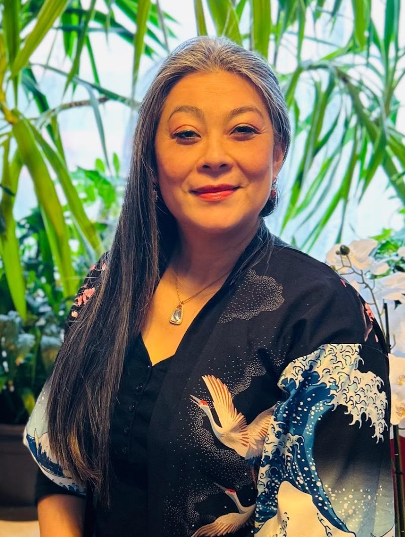Esprit Shen Orléans Thi Noï LY | Shiatsu - Sophrologie - Sonothérapie bol tibetain- Clairsentience