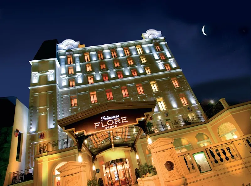 Princesse Flore · Hôtel 5 Étoiles · Royat Clermont-Ferrand - Spa Clermont-Ferrand - OneBooking