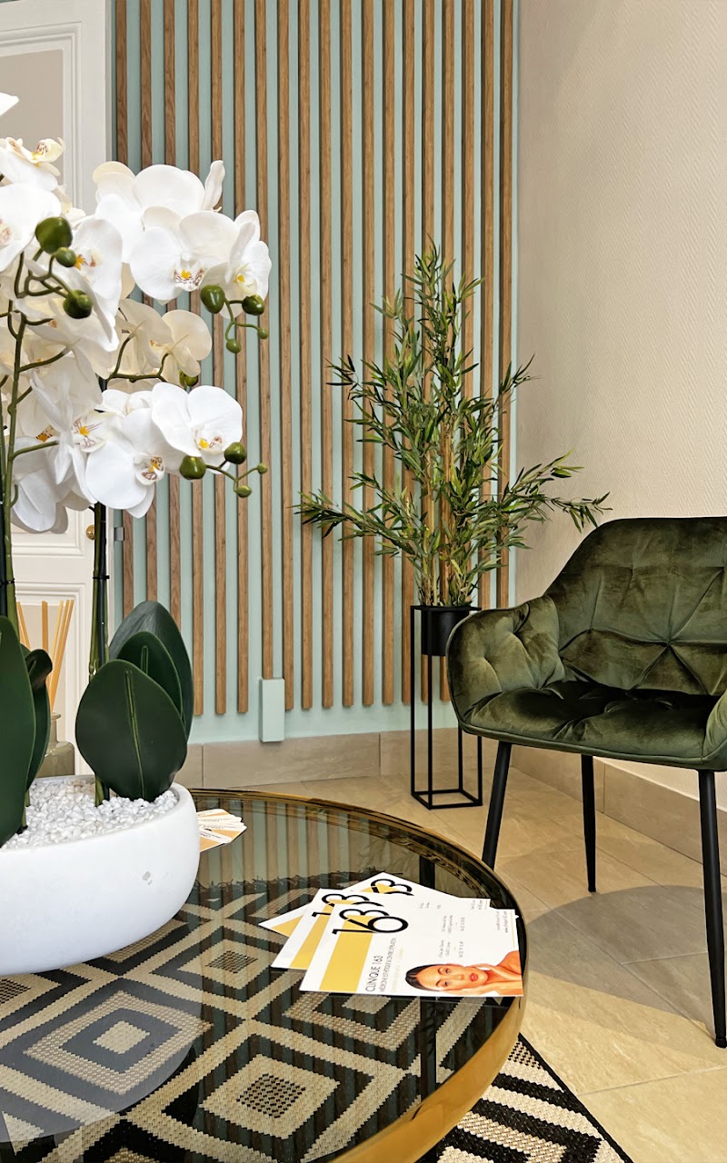 Clinique 163 - Soin visage Cannes - OneBooking
