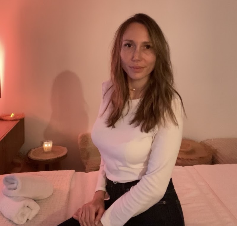 Stella - drainage lymphatique et miracle face RENATA FRANCA - Bien-être Cannes - OneBooking